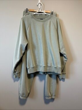 Gap Crewneck Sweatshirt and Joggers Set